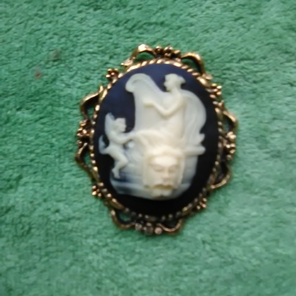 Victorian Brooch/B&W